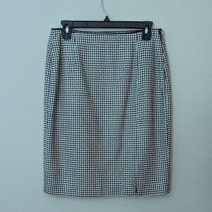 White House Black Market Black & White Textured Basket Weave Skirt. Size 6